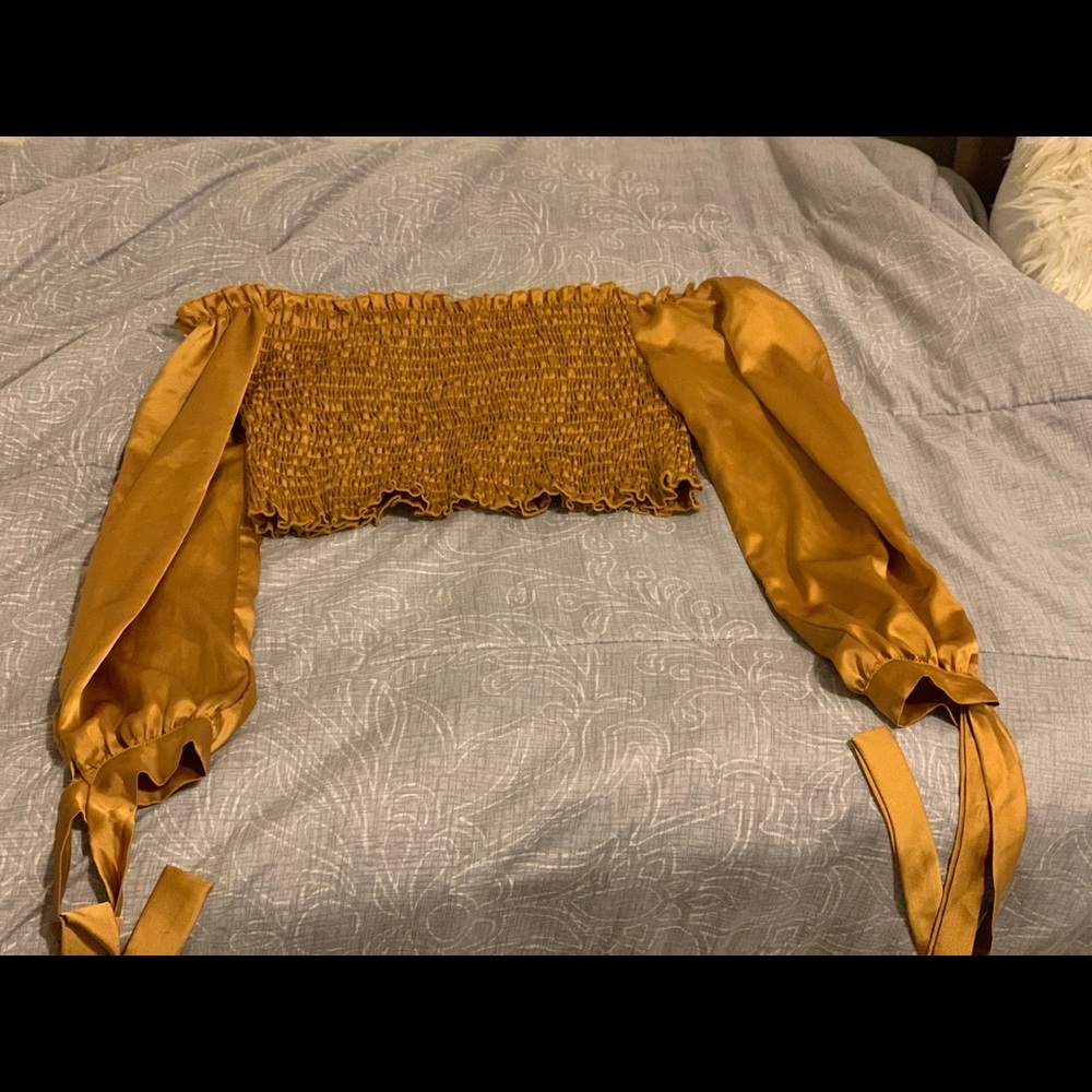 Long sleeve crop